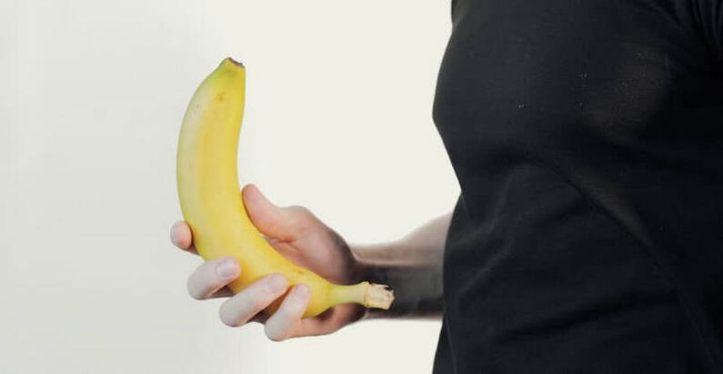 masaż na powiększenie penisa na przykładzie banana